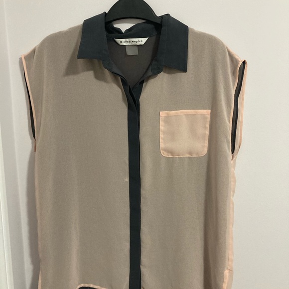 Blush and Charcoal Blouse - Picture 4 of 4